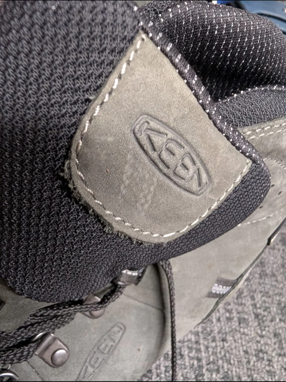 Keen Men's Gray Lace-Up Hiking Boots
